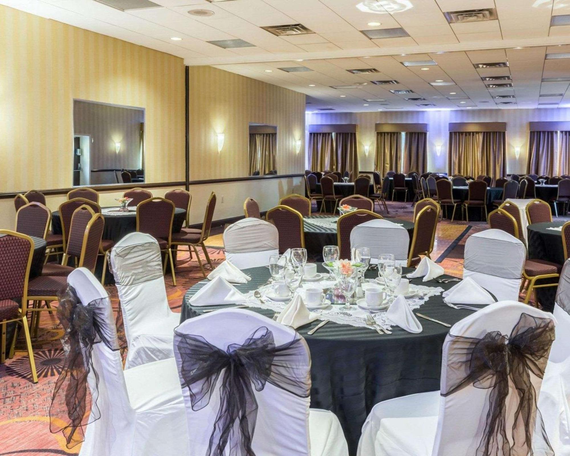Clarion Hotel Somerset Esterno foto