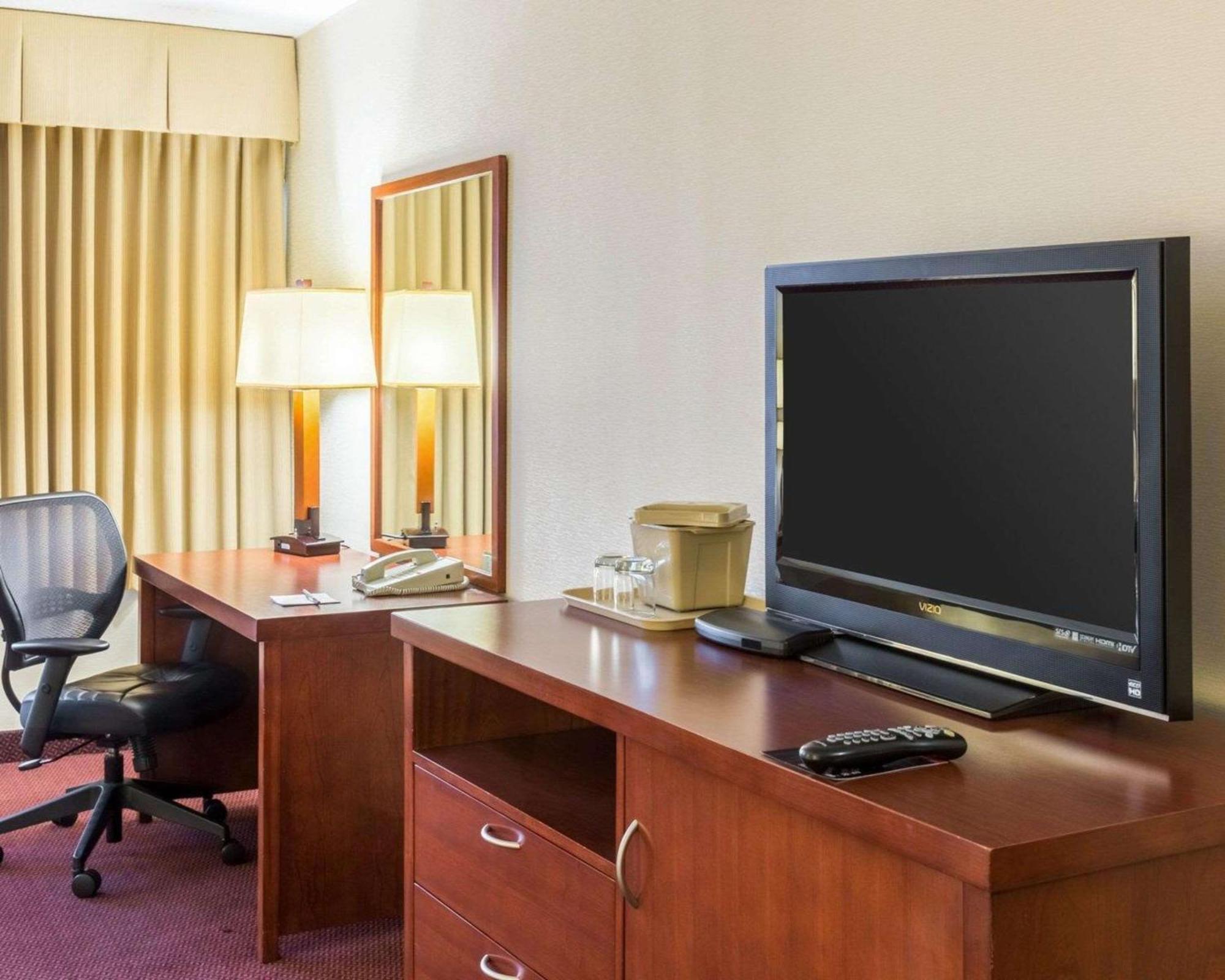 Clarion Hotel Somerset Esterno foto